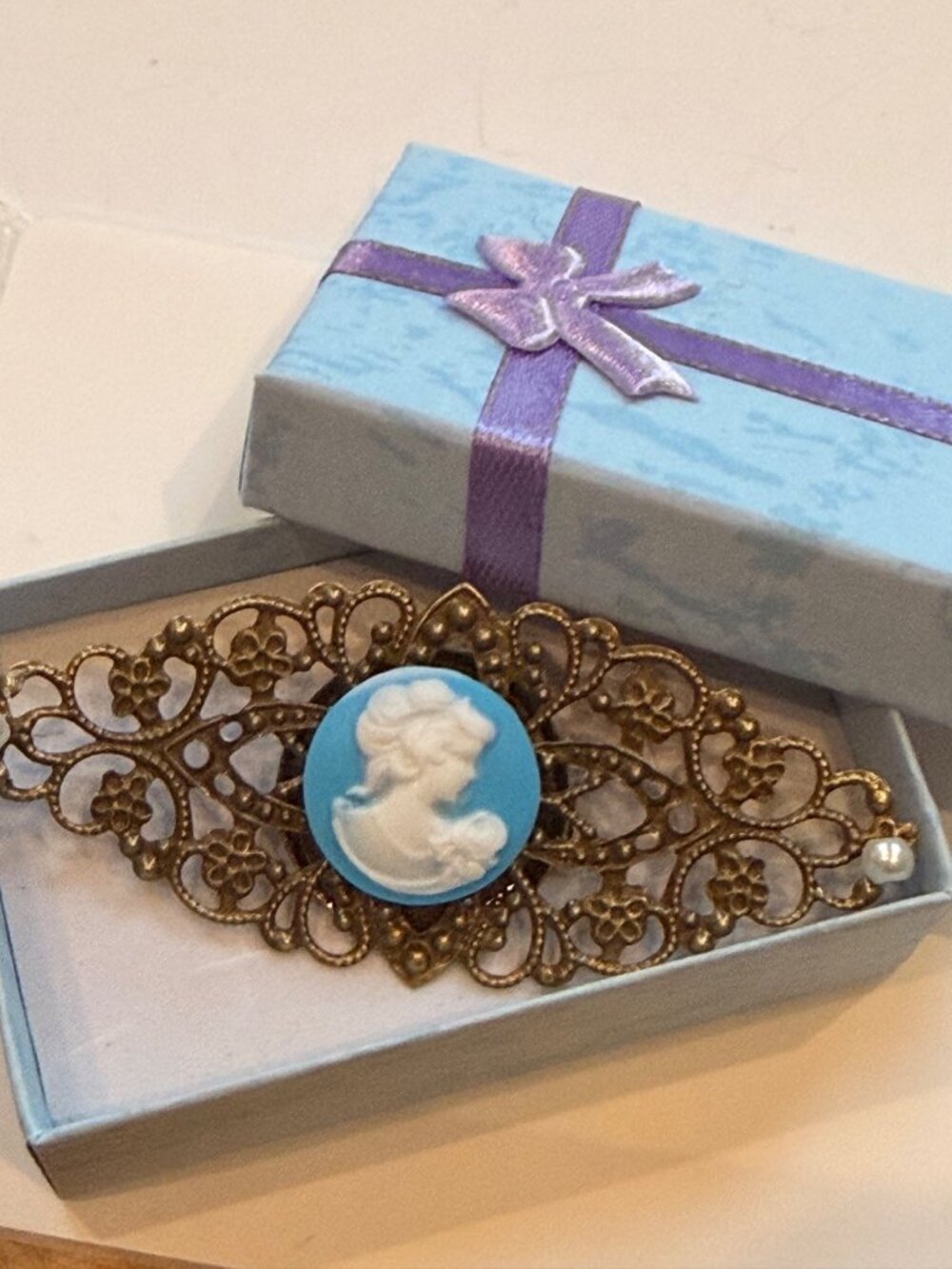 Vintage Inspired Cameo Brooch Pin With Filigree Details & Faux Pearl Accents Gif